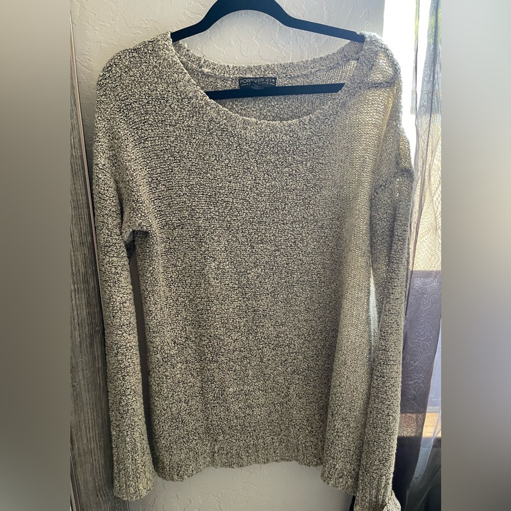 Long sleeve sweatshirt